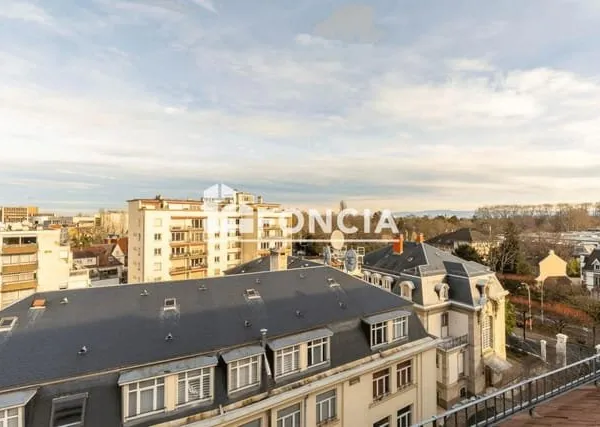 Duplex rénové avec charme. Strasbourg secteur Orangerie