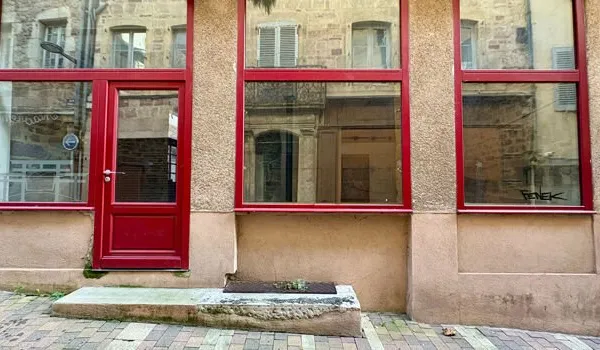 Local commercial 2 pièces 62 m²
