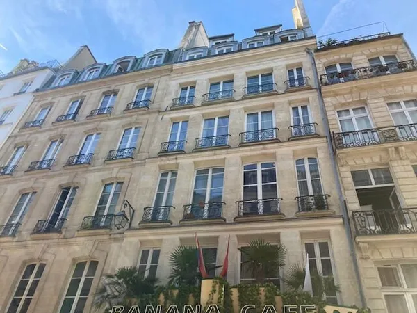 Paris 1 er -Châtelet les Halles chambre refaite à neuf
