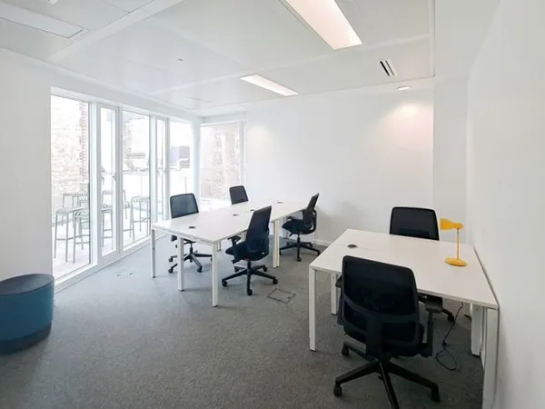 Trouvez un bureau de coworking ouvert à PARIS, Spaces Saint Lazare pour 15 personnes avec prise en c