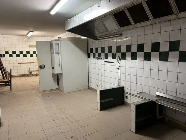 Local 123 m²