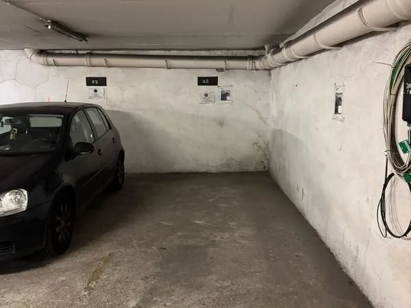 Place de parking à vendre - 29 rue du Colisée Paris 8e