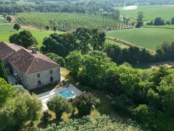 Maison 9 pièces 400 m²