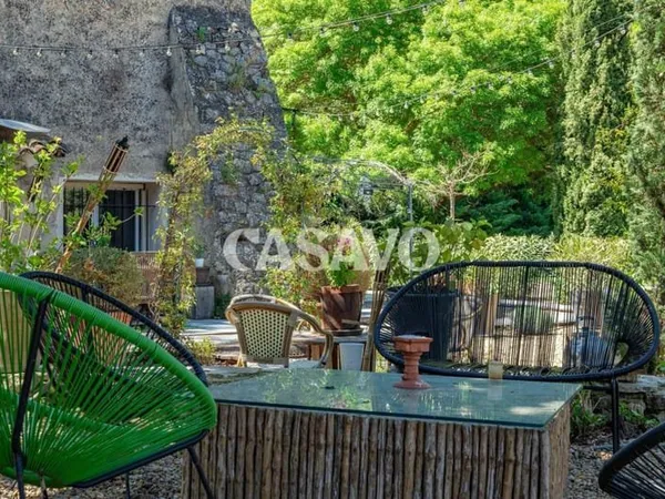 Vente Maison 8 pièces de 303m² - 13410 Lambesc
