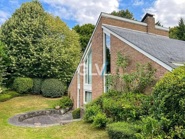 Maison 6 pièces 219 m²