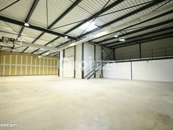 Local d'activité 654 m²