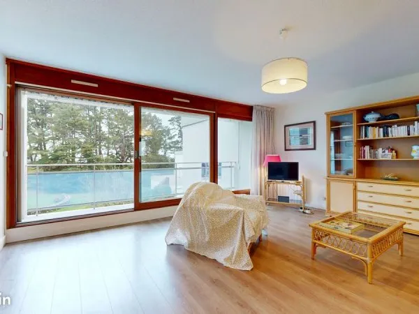 Appartement 4 pièces avec balcon face à la plage de Men Er Bellec