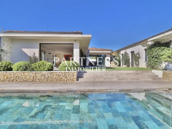 maison contemporaine de 285m² vue sur les vignes- domaine securi