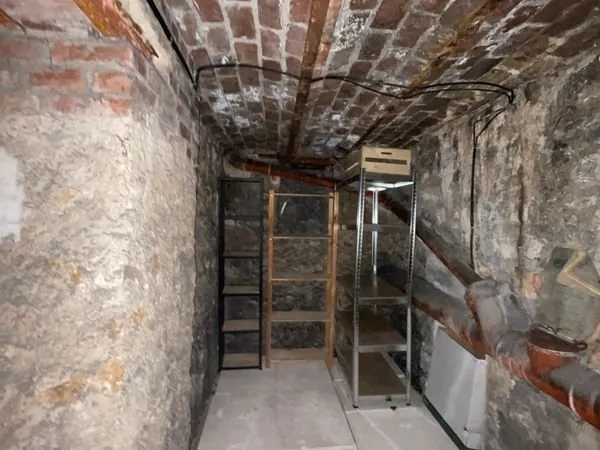 Cave pour stockage saine et sécurisée - 8m2 - Paris 15