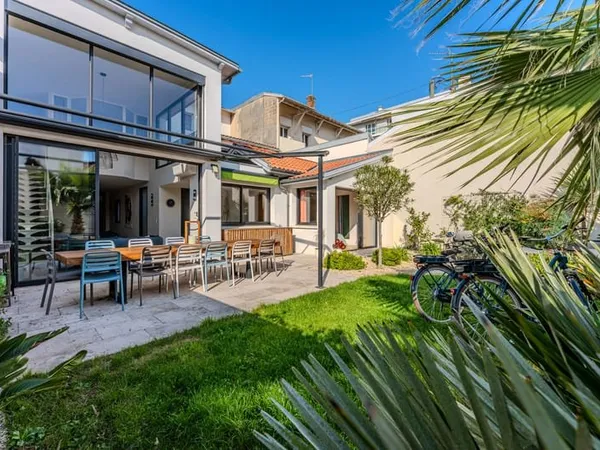 EXCLUSIVITE - ARCACHON CENTRE - MAISON AVEC JARDIN - 4 CHAMB