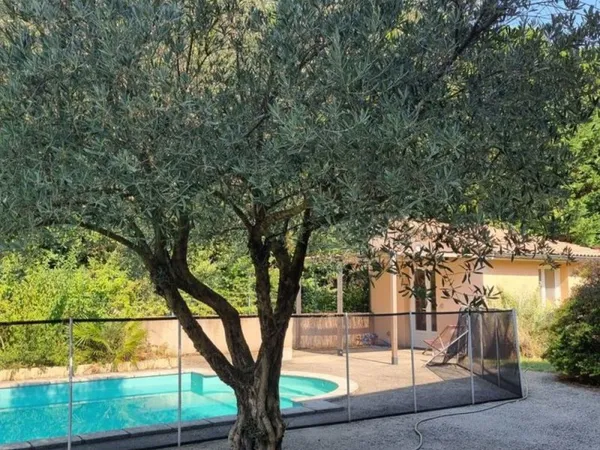 MAISON FAMILIALE