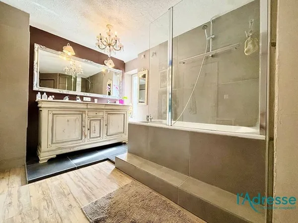 Maison 8 pièces 185 m²