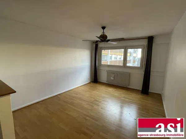 Appartement 3 / 4pièces en dernier étage, proche Tram