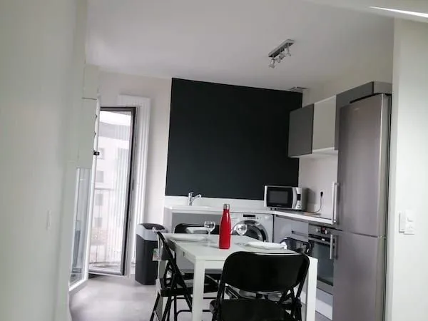 Talence, secteur Gambetta, dans un petit ensemble résidentiel de standing sécurisé, au calme, beau T