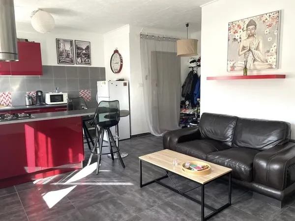 NIMES CENTRE VILLE. APPARTEMENT DE TYPE 2