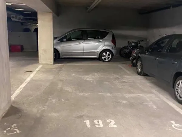 Grande place de parking