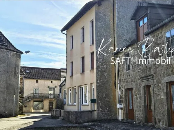 Grande bâtisse au coeur du BEAGE
