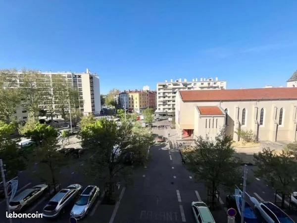 Parking 12 m² Villeurbanne