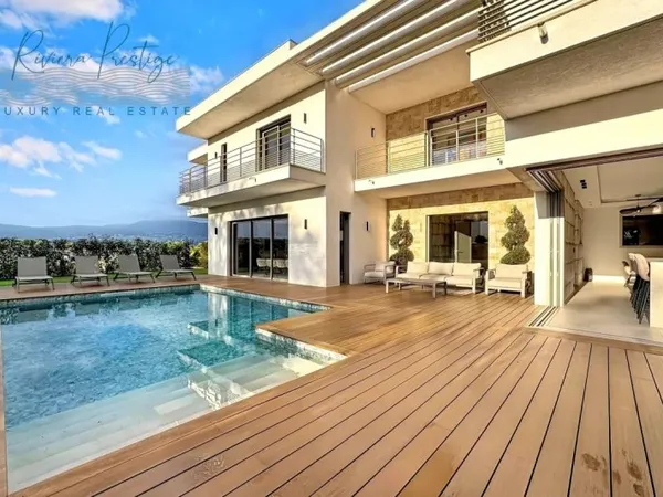 MOUGINS - villa contemporaine neuve