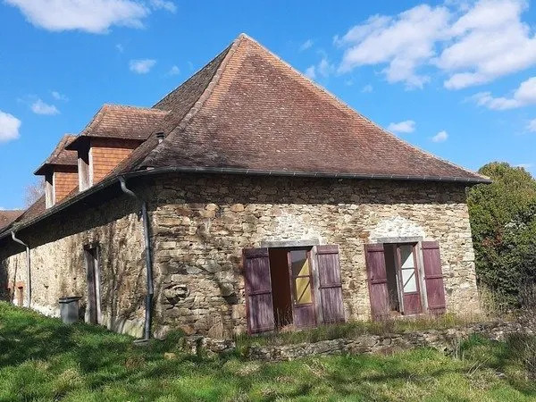 Maison à vendre 11 pièces SAINT PRIEST LIGOURE (87)
