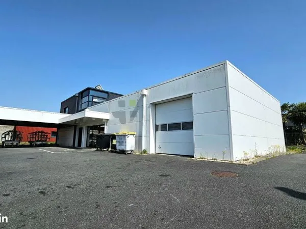 Local 323 m² FOUESNANT