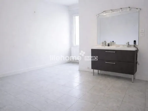 Opportunité investisseur - Immeuble avec cour