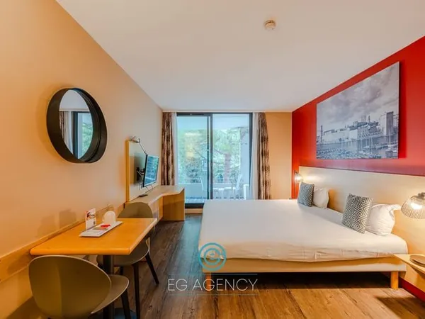 APPART'HOTEL BAIL COMMERCIAL - BALCON + PARKING