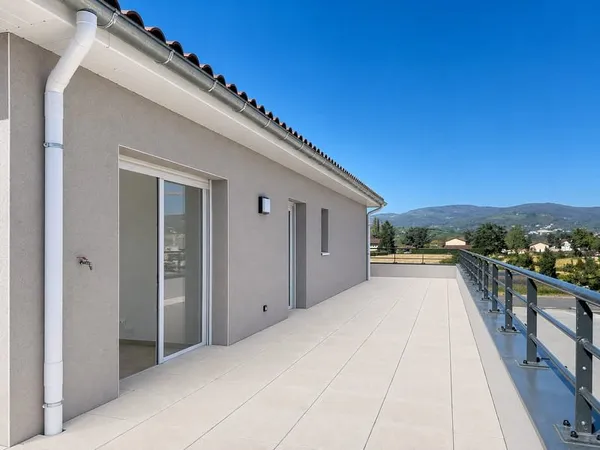 PERLE RARE - DERNIER ETAGE AVEC TERRASSE DE 80m2 DANS RESIDE