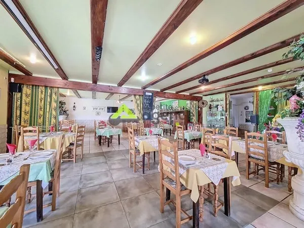 Maison 5 pièces 391 m²