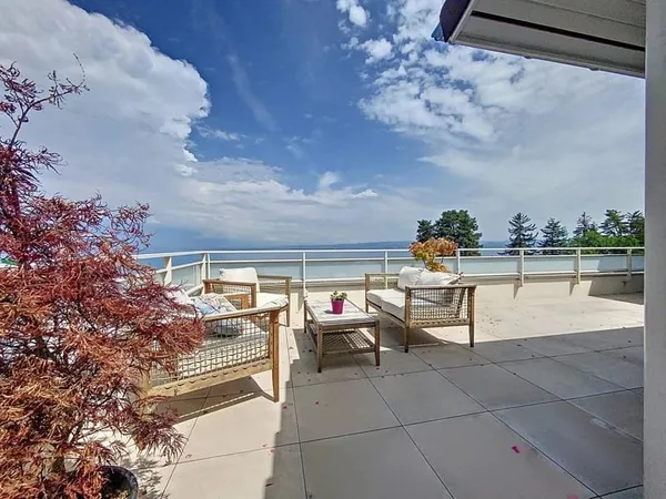 Évian-Les-Bains - Appartement en attique de 149 m² - Terrasse de 145 m² - 4 chambres