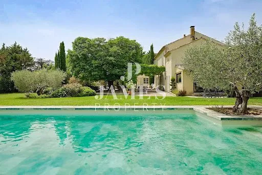 Maison 13 pièces 450 m²