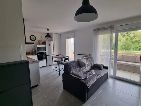 Studio 30,39 m2 + garage Loué ORANGE 110 000 EUR