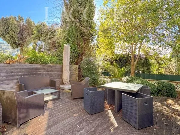 CANNES - SECTEUR MONTFLEURY - STUDIO AVEC TERRASSE & JARDIN - RÉSIDENCE DE CHARME