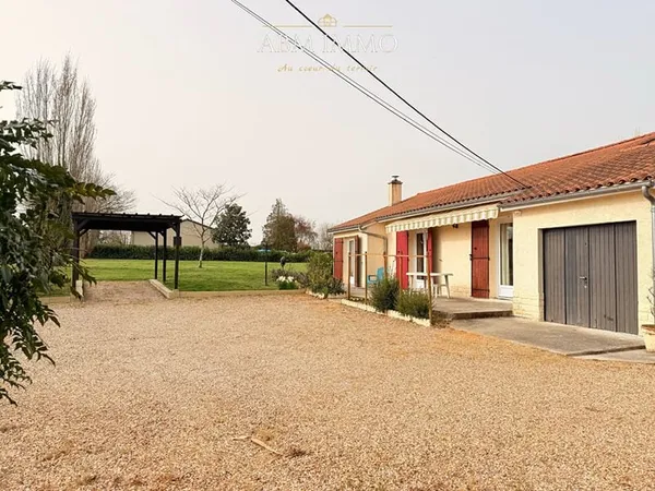Maison plain-pied 80 m² . Terrain 1300 m² . Calme à Lamonzie St Martin