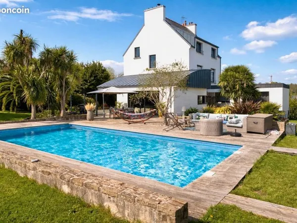 Maison 8 pièces 260 m²
