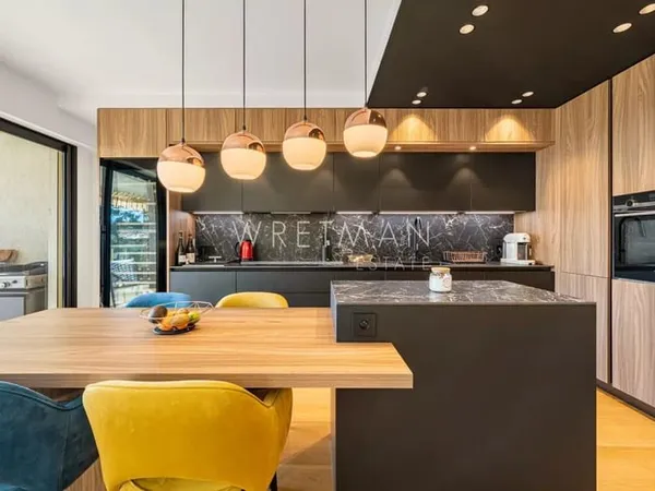 Splendide appartement 3 pièces rénové avec terrasse vue mer - C