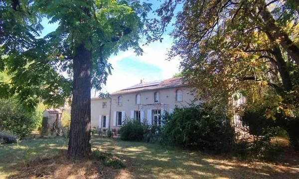 Demeure de caractère avec beau parc