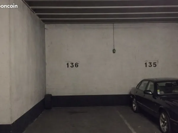 Loue place de parking sécurisée - Neuilly-sur-Seine (Rue Parmentier) proche 17