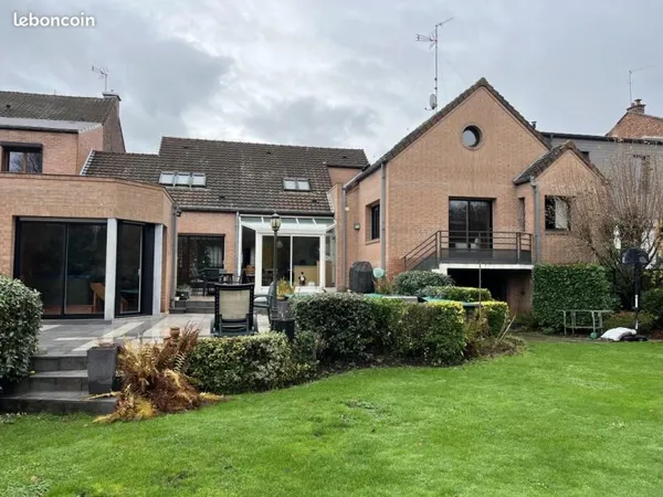Propriété 12 pièces 235 m²