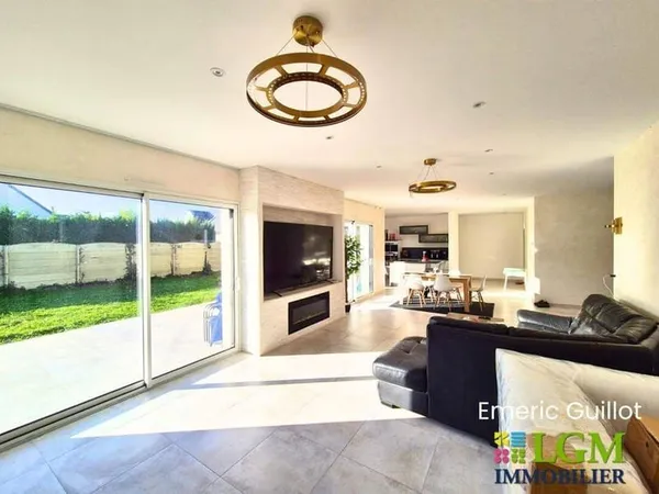 Maison de plain-pied 5 pièces 155 m²