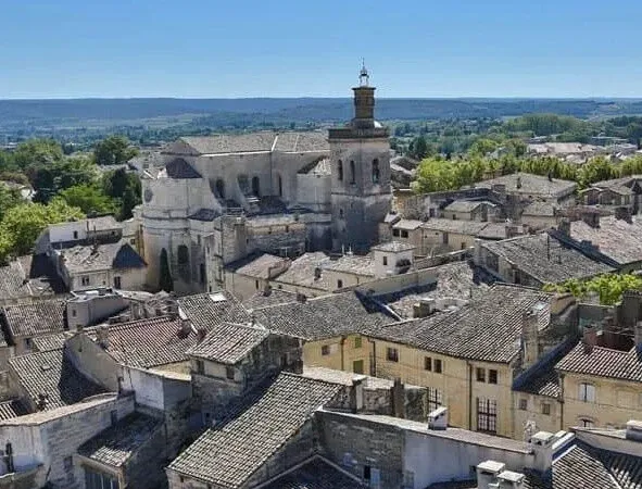 DERNIER TERRAIN CENTRE VILLAGE D'ARPAILLARGUES
