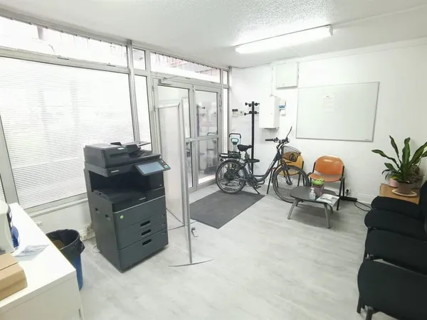 2 Locaux de 97m² et 180 m2 OPEN SPACE
