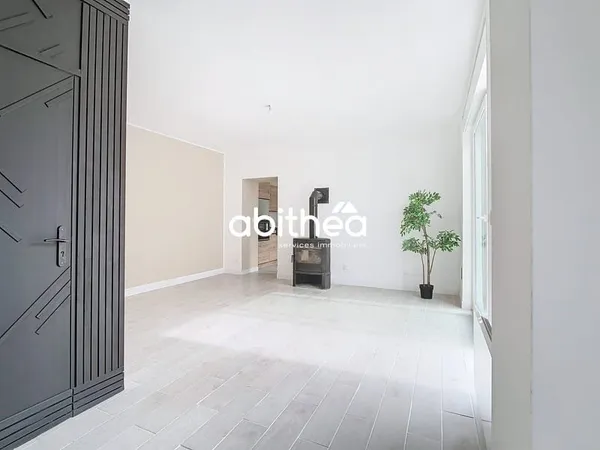 MAISON RENOVÉE + STUDIO MEUBLÉ