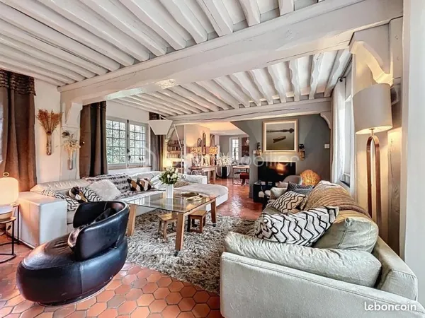 Maison 7 pièces 210 m²