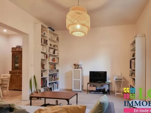 Charmante maison de village - Cour privative - 3 chambres - Garage - Vauvert