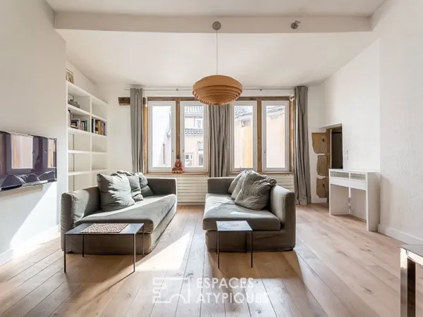 Duplex rénové au dernier étage en plein coeur du Vieux-Lyon