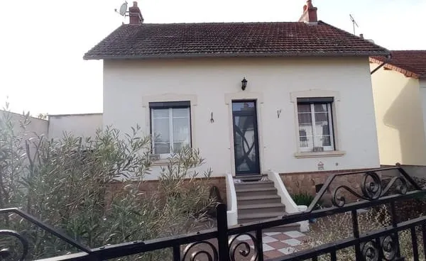Maison Commentry, 3 chambres, sous / sol et double garage