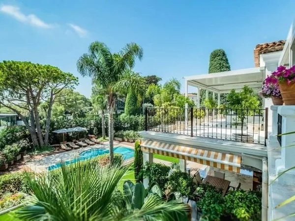 Luxuese villa au centre de Saint Jean Cap Ferrat