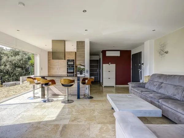 NICE PESSICART - VILLA T5 CONTEMPORAINE AVEC PISCINE ET VUE DÉGAGÉE