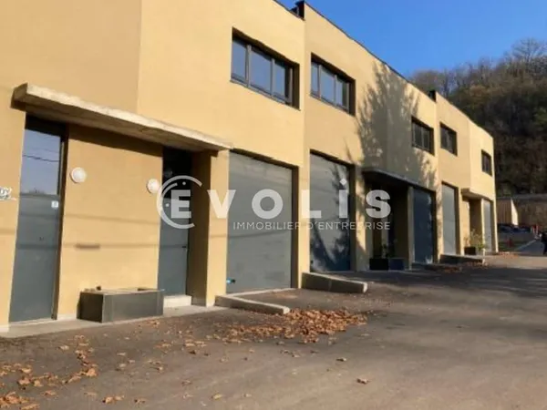 Local d'activité 980 m²